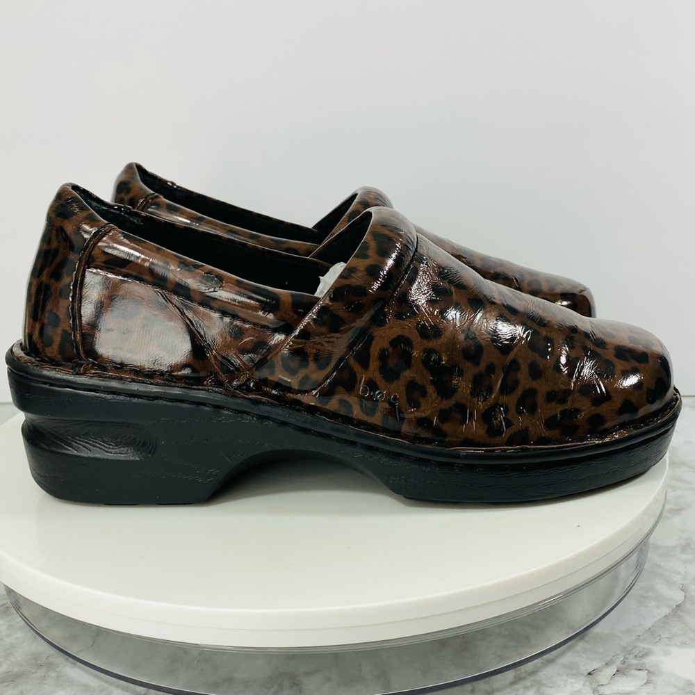boc Born Clogs Patent Leather Womens 8 Cheetah Brown Career Wedge Comfort Active